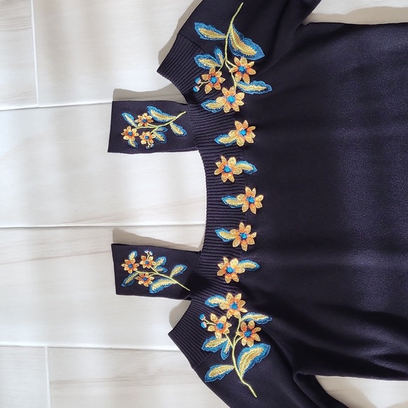 I.N.C International Black Off Shoulder Sweater Top Embroidered Strap Bell Sleeve - Picture 3 of 8